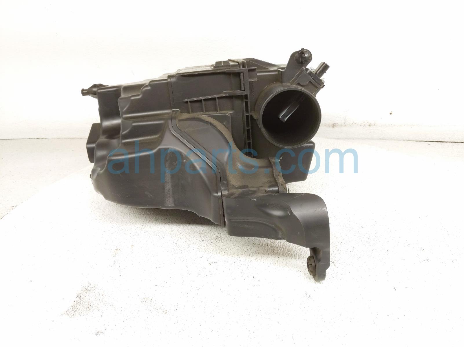 2021 Nissan Rogue Air Cleaner Intake Box 16500 6RA1A Replacement 2021 Nissan Rogue Air Cleaner Intake Box 16500 6RA1A Replacement thumbnail