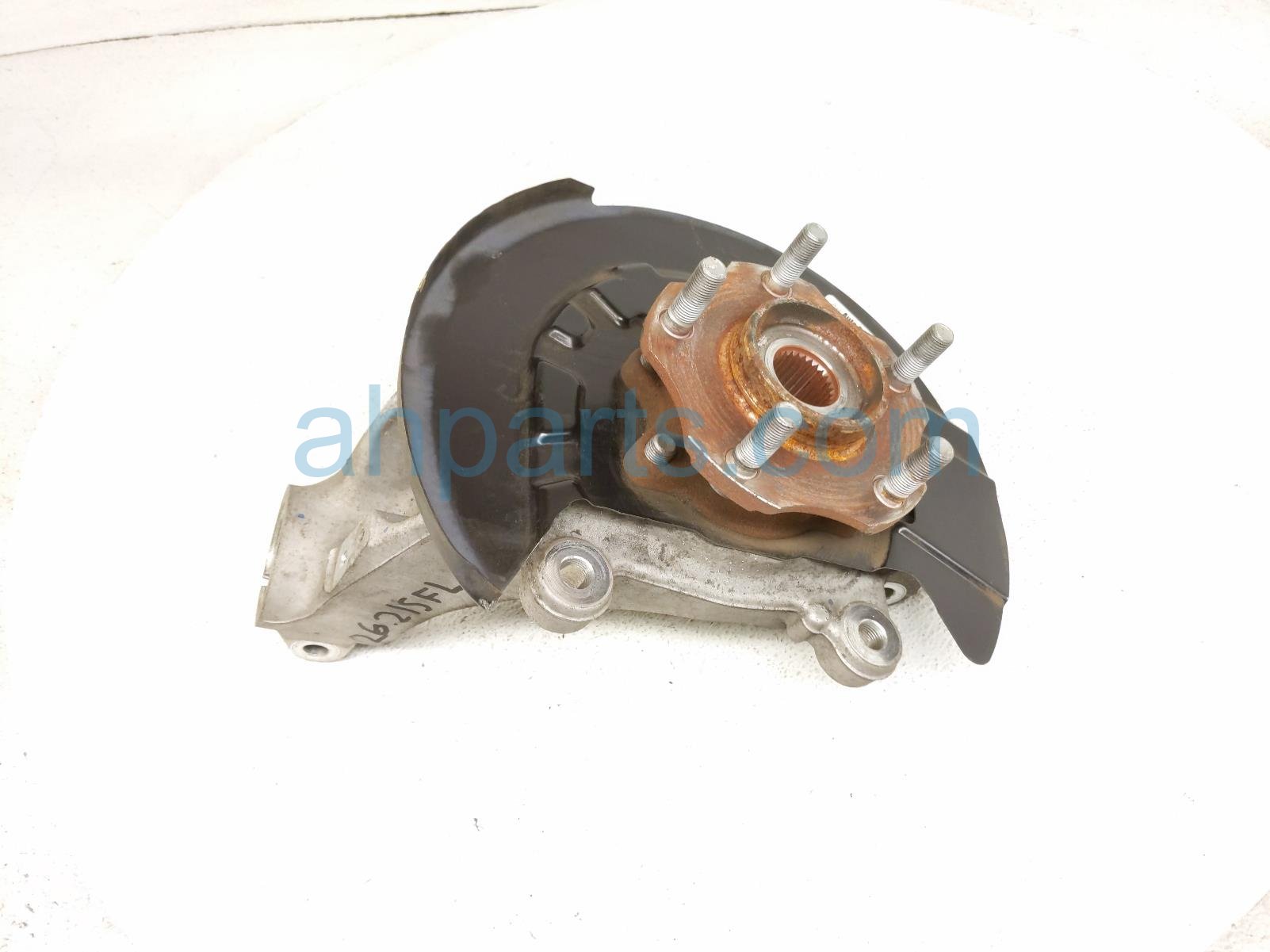 Nissan FR/LH SPINDLE KNUCKLE HUB - FWD