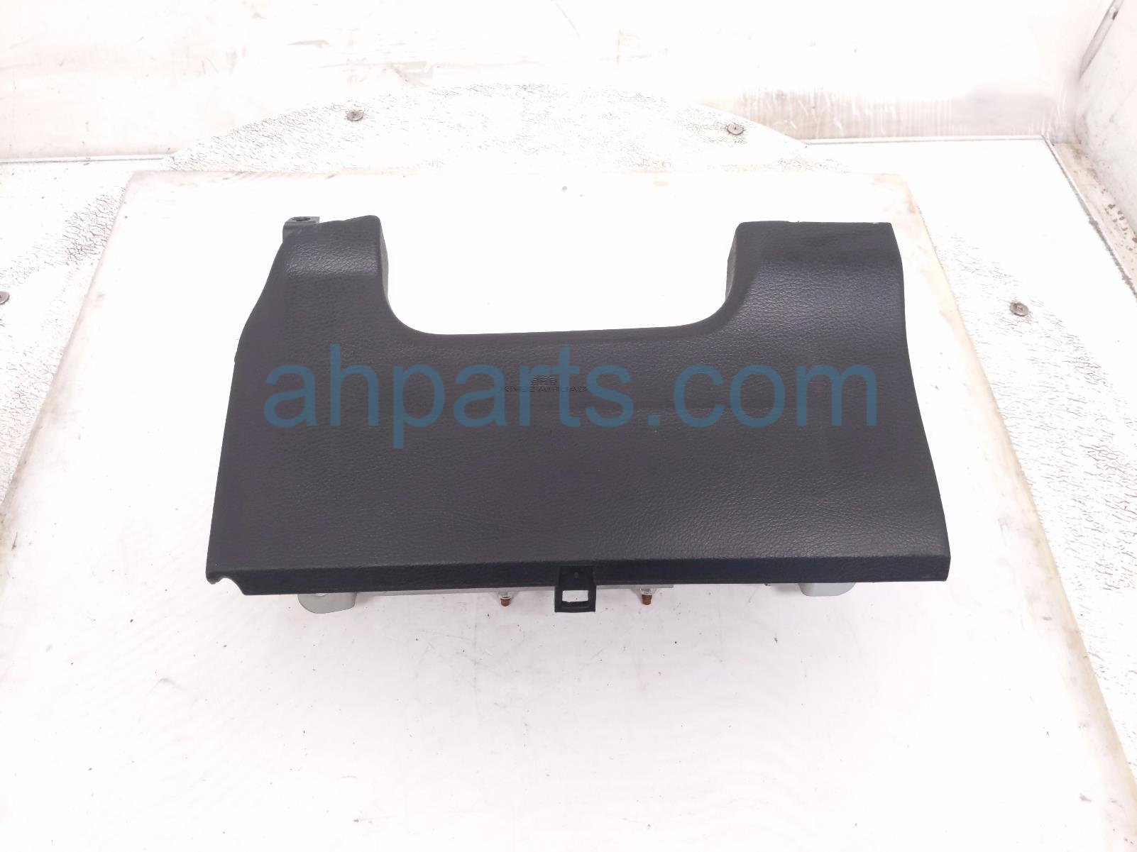 Toyota DRIVER KNEE AIR BAG