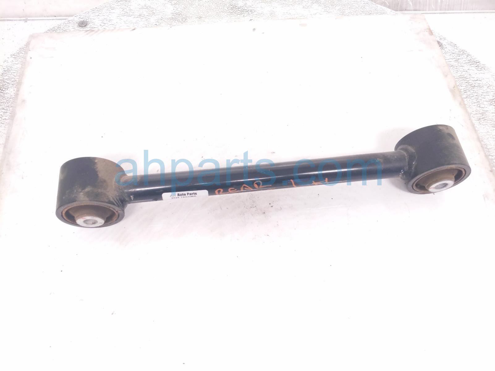 Toyota RR/LH UPPER TRAILING ARM