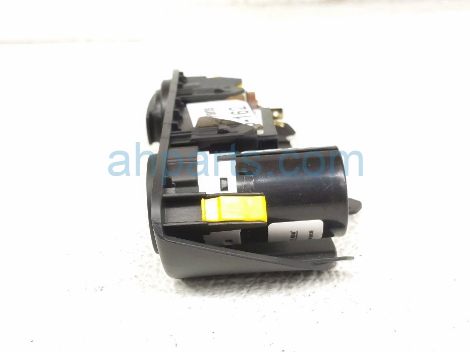 2022 Hyundai Elantra Center Console Usb 12v Port blk 96125 AA000 Replacement 2022 Hyundai Elantra Center Console Usb 12v Port blk 96125 AA000 Replacement thumbnail