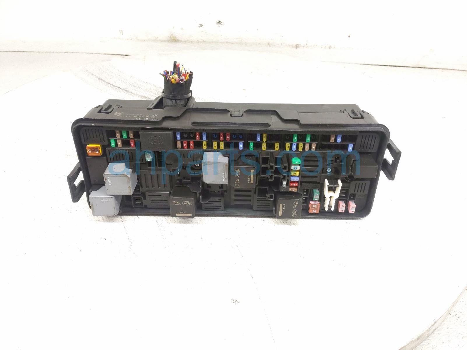 2020 Land Rover Range Rover Sport Rear Passenger Junction Fuse Box 3.0l LR041091 Replacement 2020 Land Rover Range Rover Sport Rear Passenger Junction Fuse Box 3.0l LR041091 Replacement thumbnail