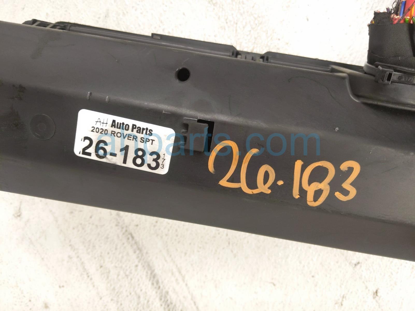 2020 Land Rover Range Rover Sport Rear Passenger Junction Fuse Box 3.0l LR041091 Replacement 2020 Land Rover Range Rover Sport Rear Passenger Junction Fuse Box 3.0l LR041091 Replacement thumbnail