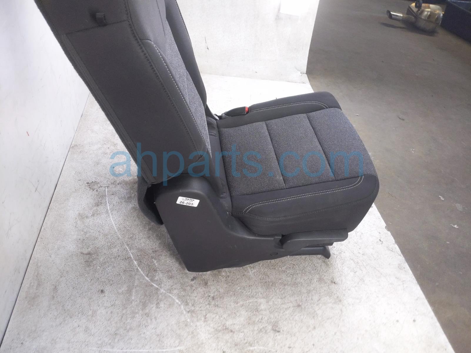 2026 GMC Acadia Back (2nd Row) Rear Passenger 2nd Row Seat Grey Clth 26554724 Replacement 2026 GMC Acadia Back (2nd Row) Rear Passenger 2nd Row Seat Grey Clth 26554724 Replacement thumbnail