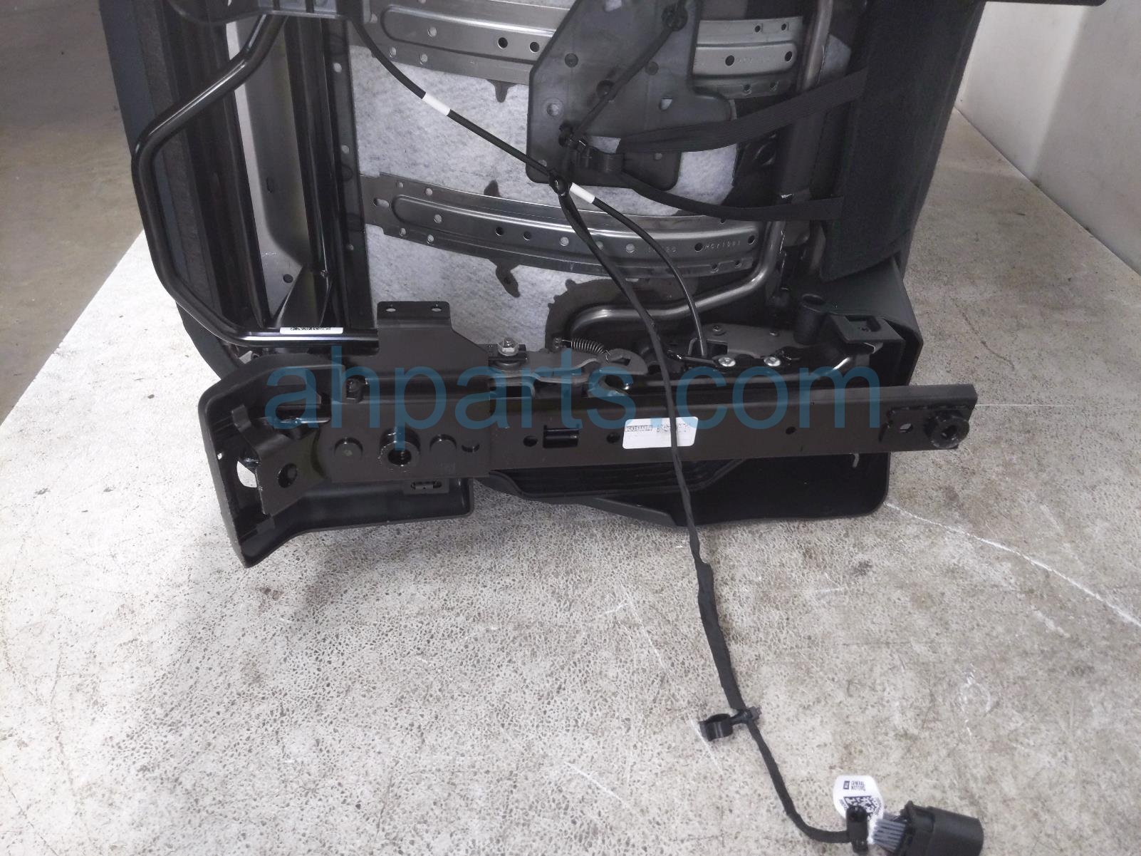 2026 GMC Acadia Back (2nd Row) Rear Passenger 2nd Row Seat Grey Clth 26554724 Replacement 2026 GMC Acadia Back (2nd Row) Rear Passenger 2nd Row Seat Grey Clth 26554724 Replacement thumbnail