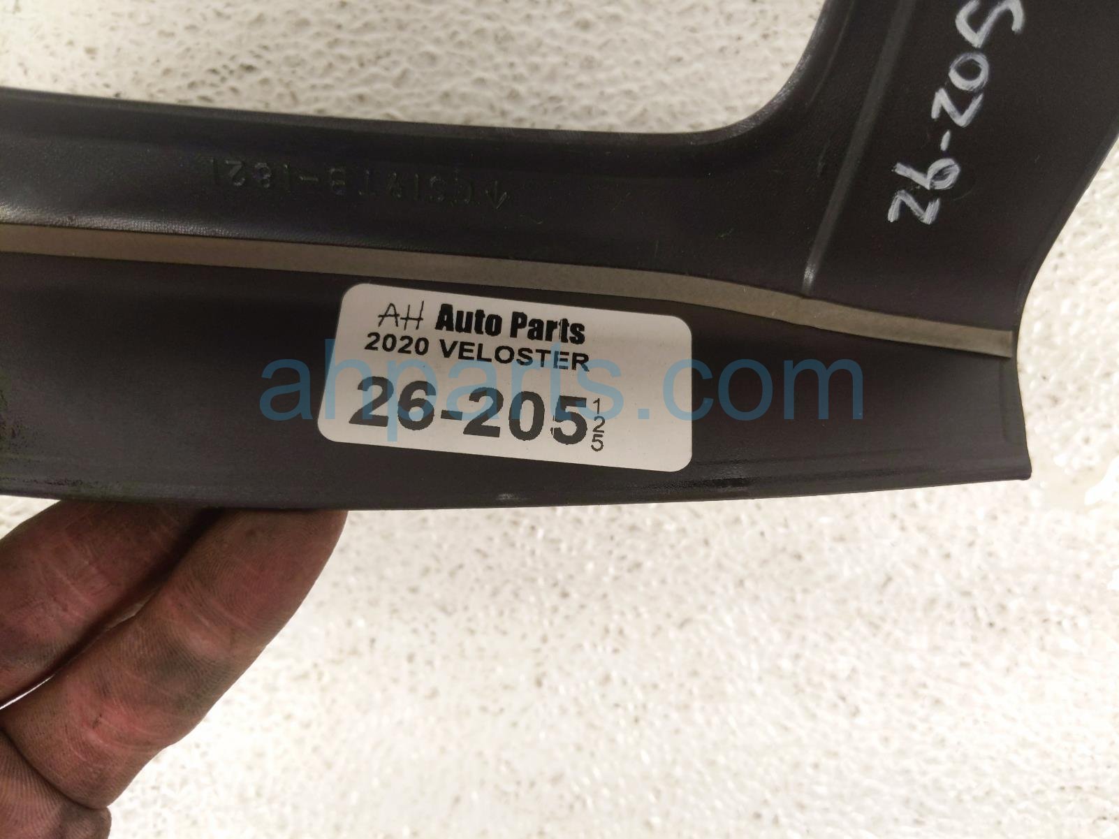 2020 Hyundai Veloster Steering Wheel Trim Bezel blk 84657 J3200 Replacement 2020 Hyundai Veloster Steering Wheel Trim Bezel blk 84657 J3200 Replacement thumbnail