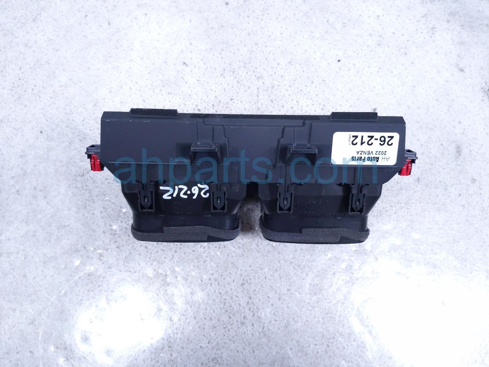 Toyota CENTER DASH AIR VENT ASSY - BLK