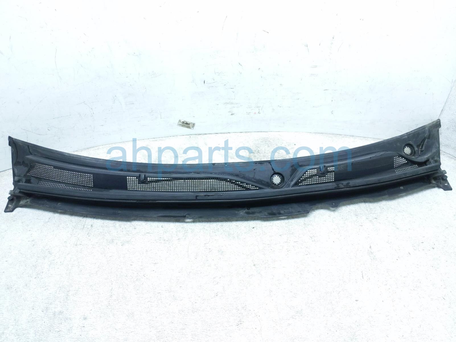 2026 GMC Acadia Cover Windshield Cowl Panel 26461391 Replacement 2026 GMC Acadia Cover Windshield Cowl Panel 26461391 Replacement thumbnail