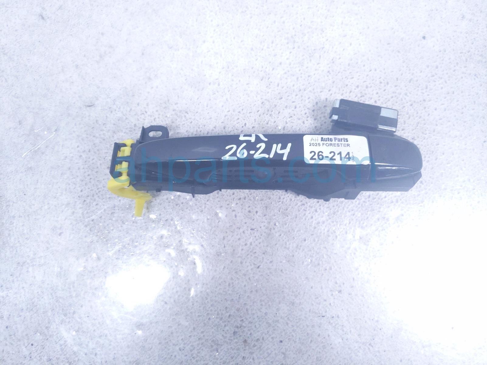 Subaru RR/LH OUTER DOOR HANDLE - BLACK