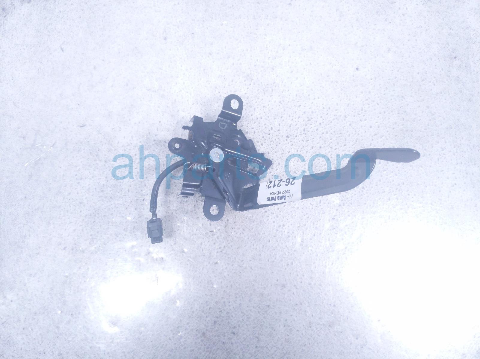 Toyota HOOD LOCK LATCH ASSY