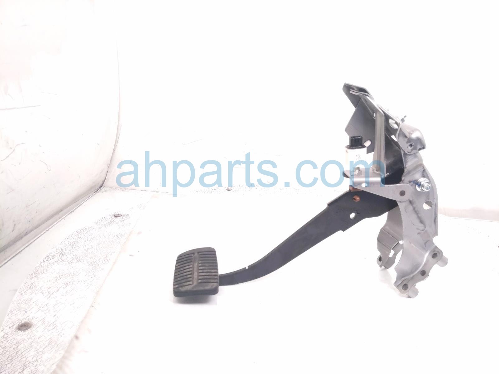 2025 Subaru Forester Brake Pedal Assy 2.5l Awd 36012SC080 Replacement 2025 Subaru Forester Brake Pedal Assy 2.5l Awd 36012SC080 Replacement thumbnail