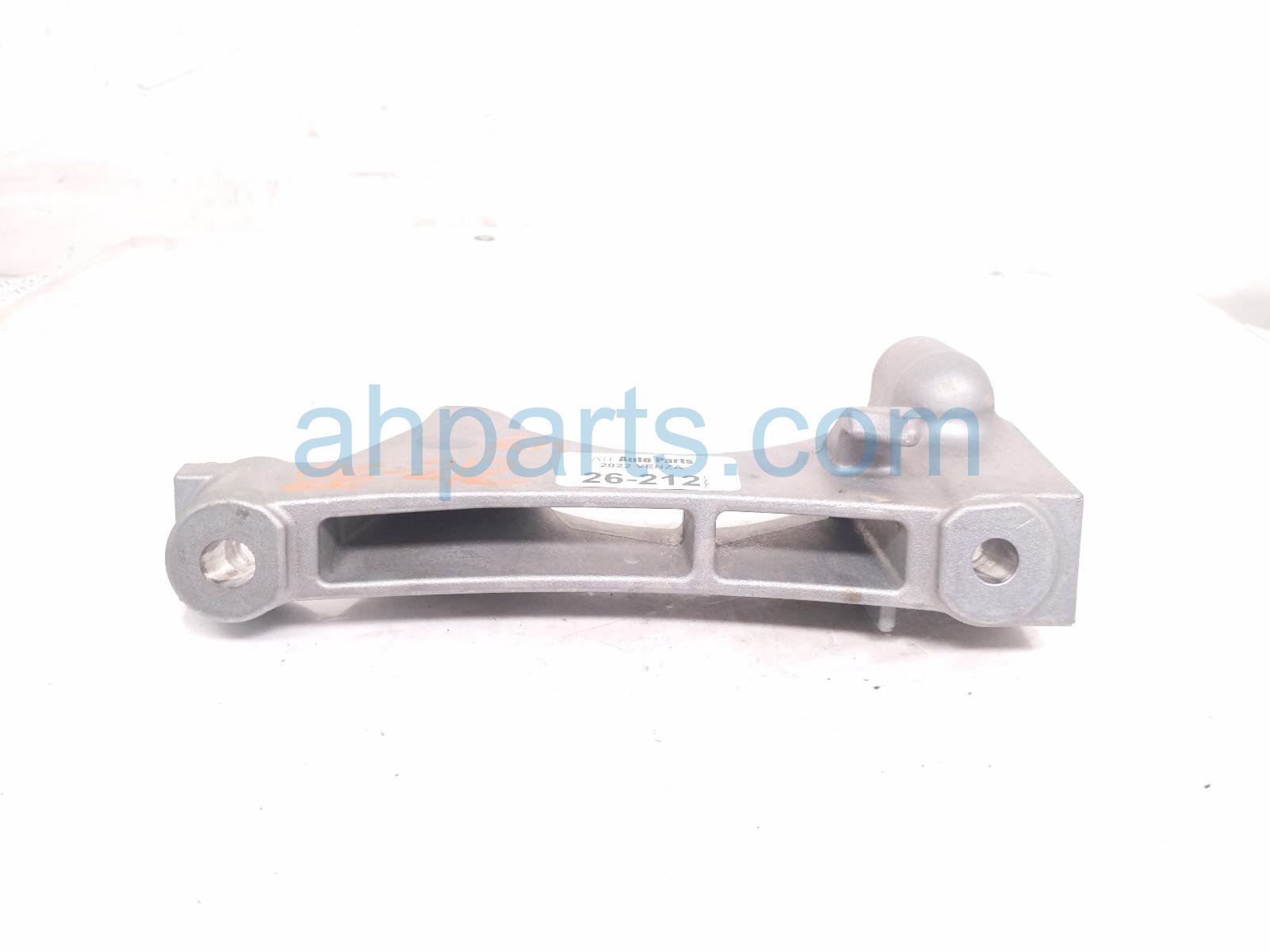 Toyota RH ENGINE MOUNT BRACKET - 2.5L HYB A