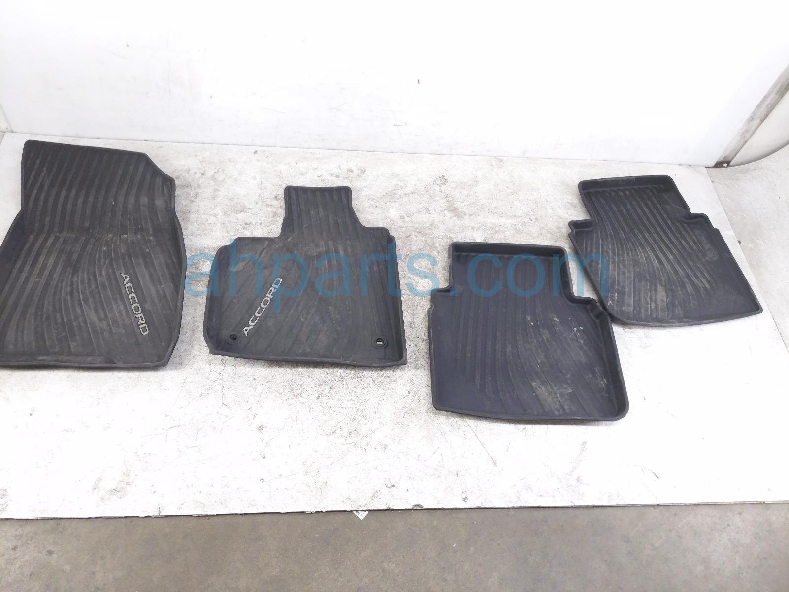 Honda SET OF 4 ALL WEATHER FLOOR MATS-BLK