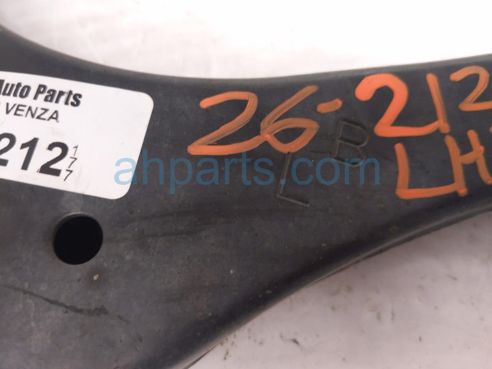 Toyota RR/LH UPPER CONTROL ARM