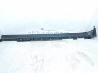Toyota LH SIDE SKIRT / MOLDING - WHITE Toyota LH SIDE SKIRT / MOLDING - WHITE