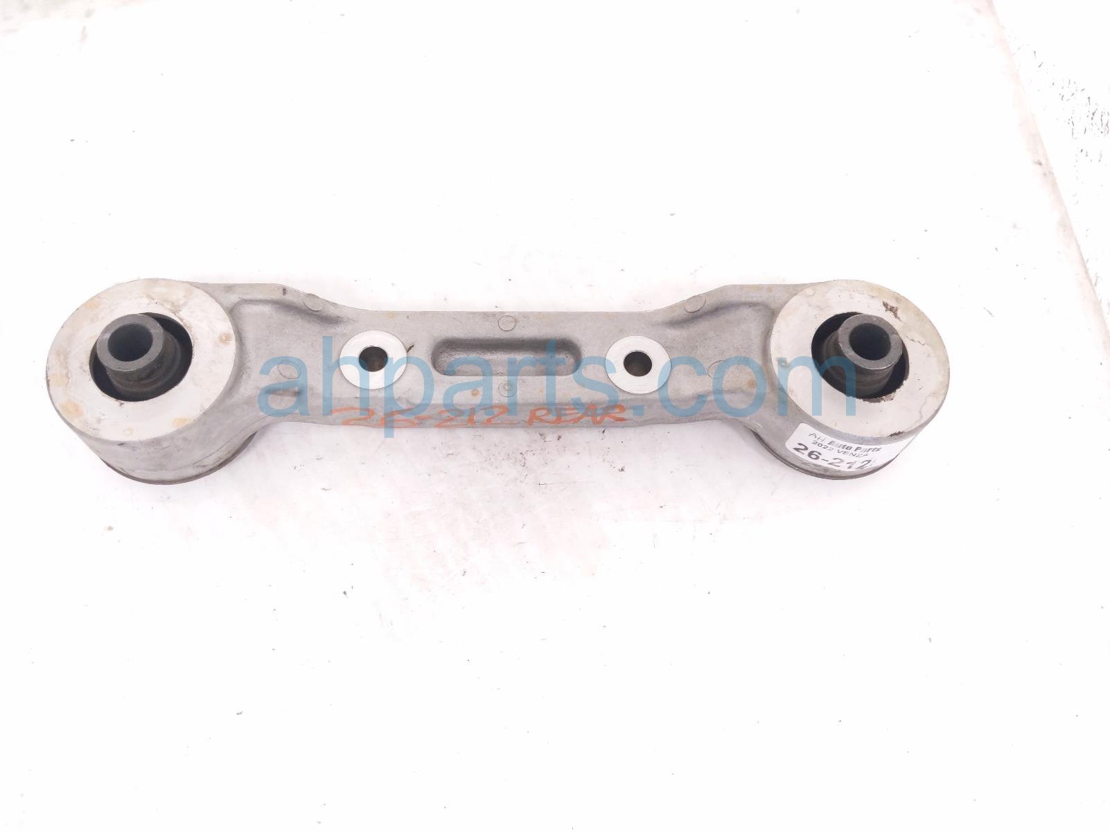 Toyota REAR DIFFERENTIAL MOUNT BRACKET