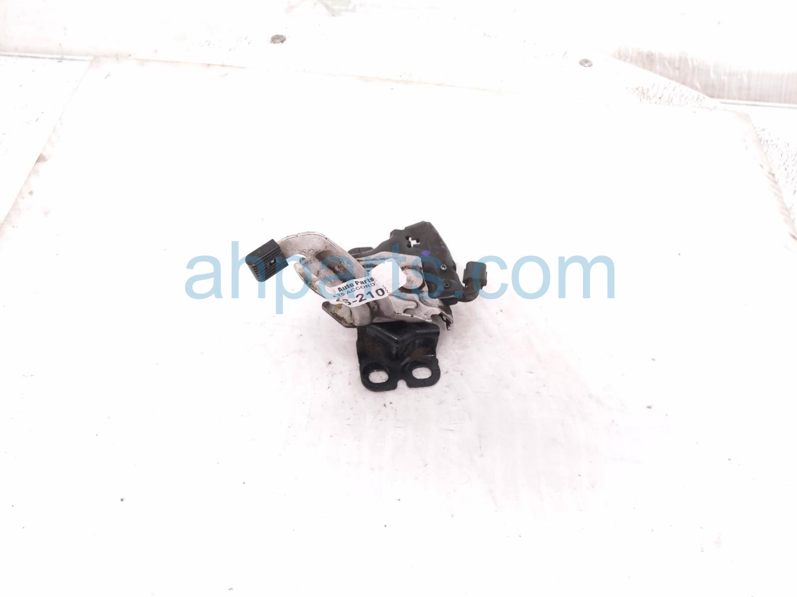 Honda HOOD LOCK / LATCH ASSY