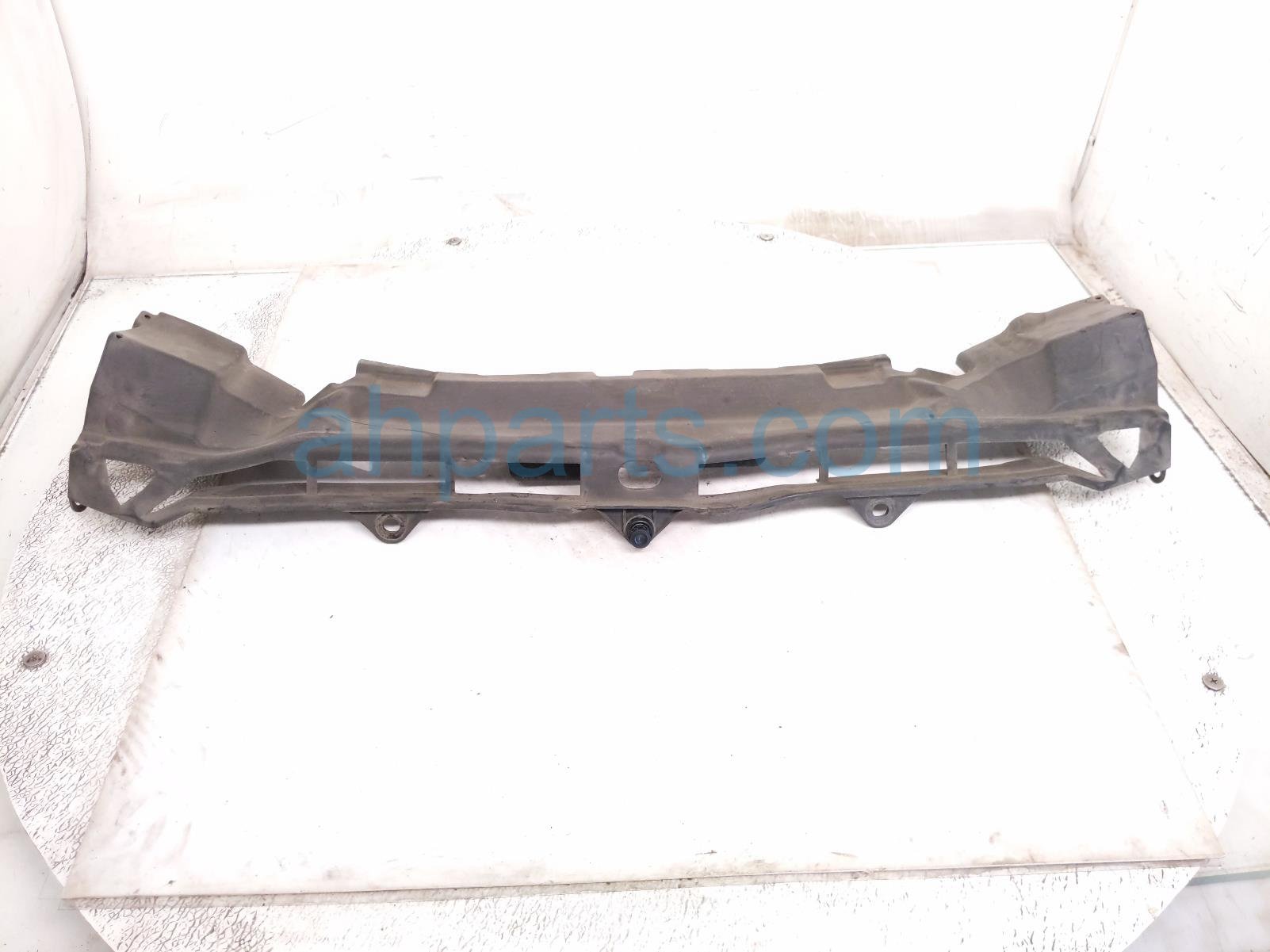 Honda RADIATOR SUPPORT UPPER SIGHT SHIELD
