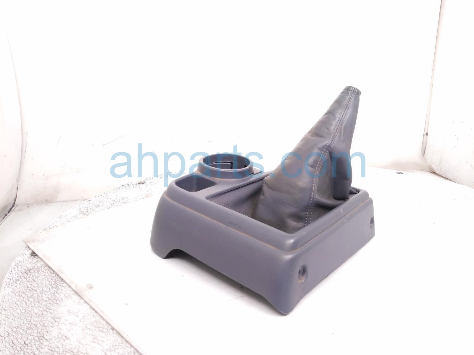 2000 Toyota Tacoma M/t Shifter Bezel W/boot 2.4l 58802 04030 B0 Replacement 2000 Toyota Tacoma M/t Shifter Bezel W/boot 2.4l 58802 04030 B0 Replacement thumbnail