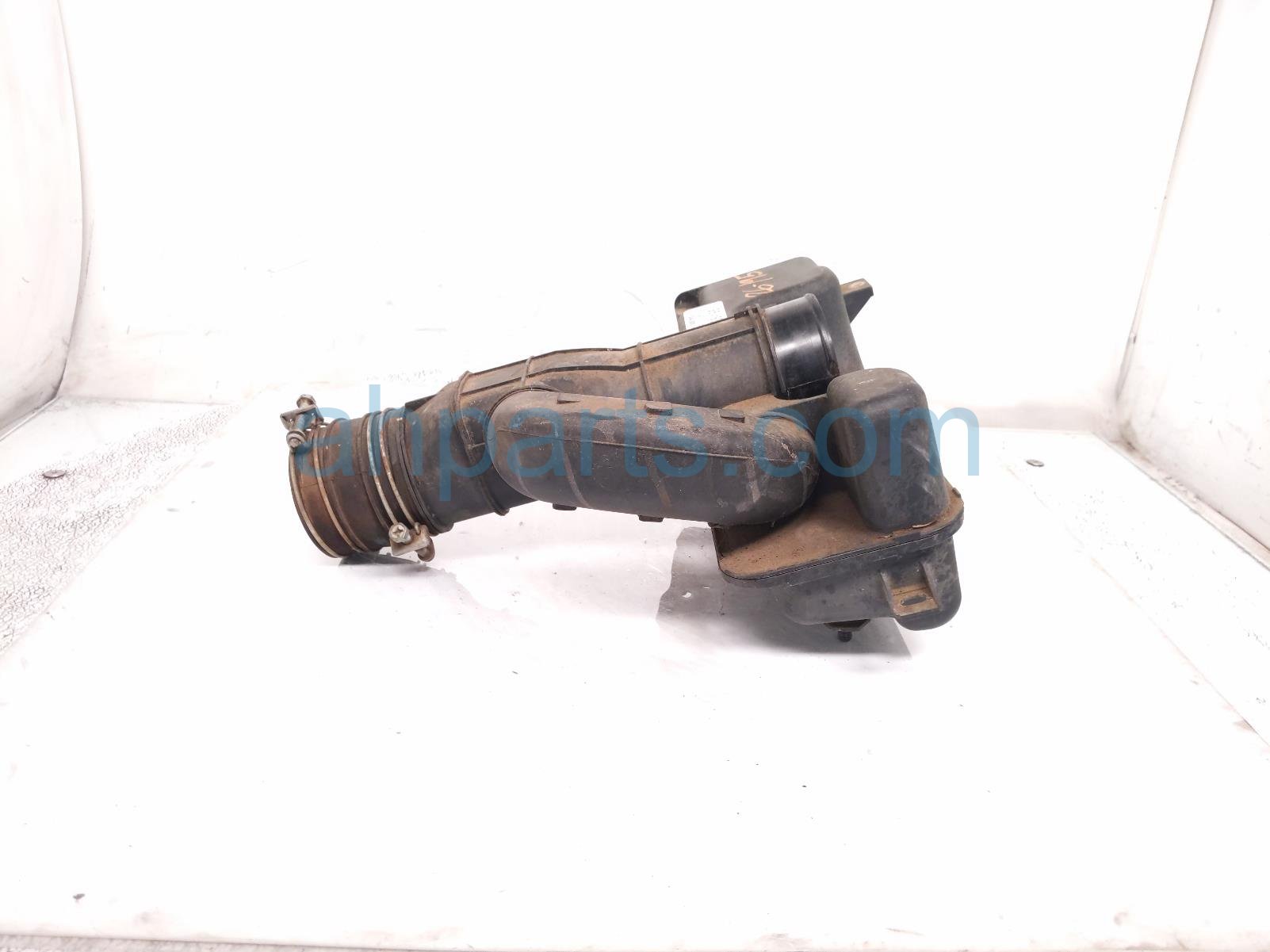 2000 Toyota Tacoma Air Intake Resonator & Tube 2.4l 17805 75100 Replacement 2000 Toyota Tacoma Air Intake Resonator & Tube 2.4l 17805 75100 Replacement thumbnail
