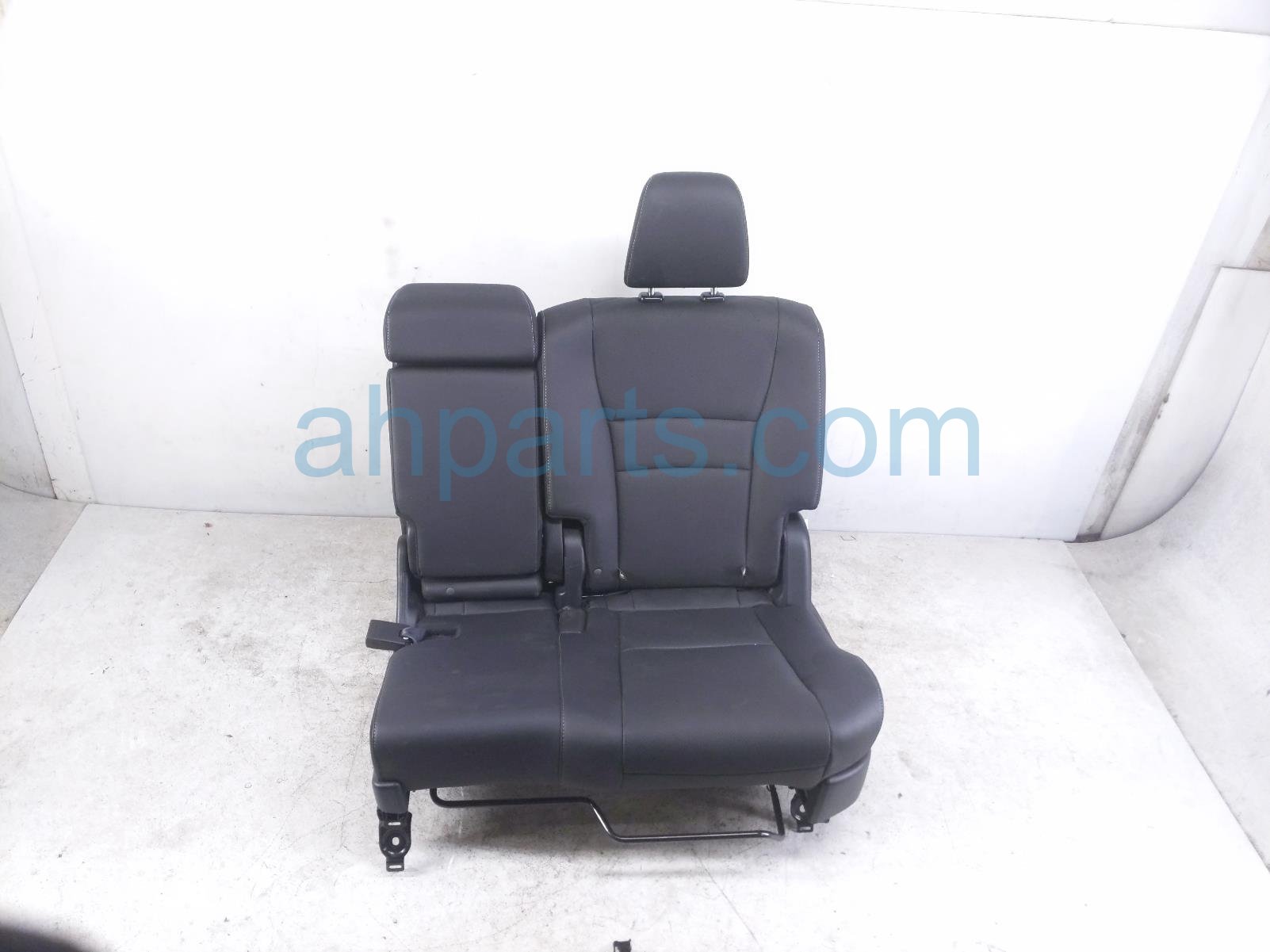 Honda 2ND ROW LH SEAT - BLACK LEATHER