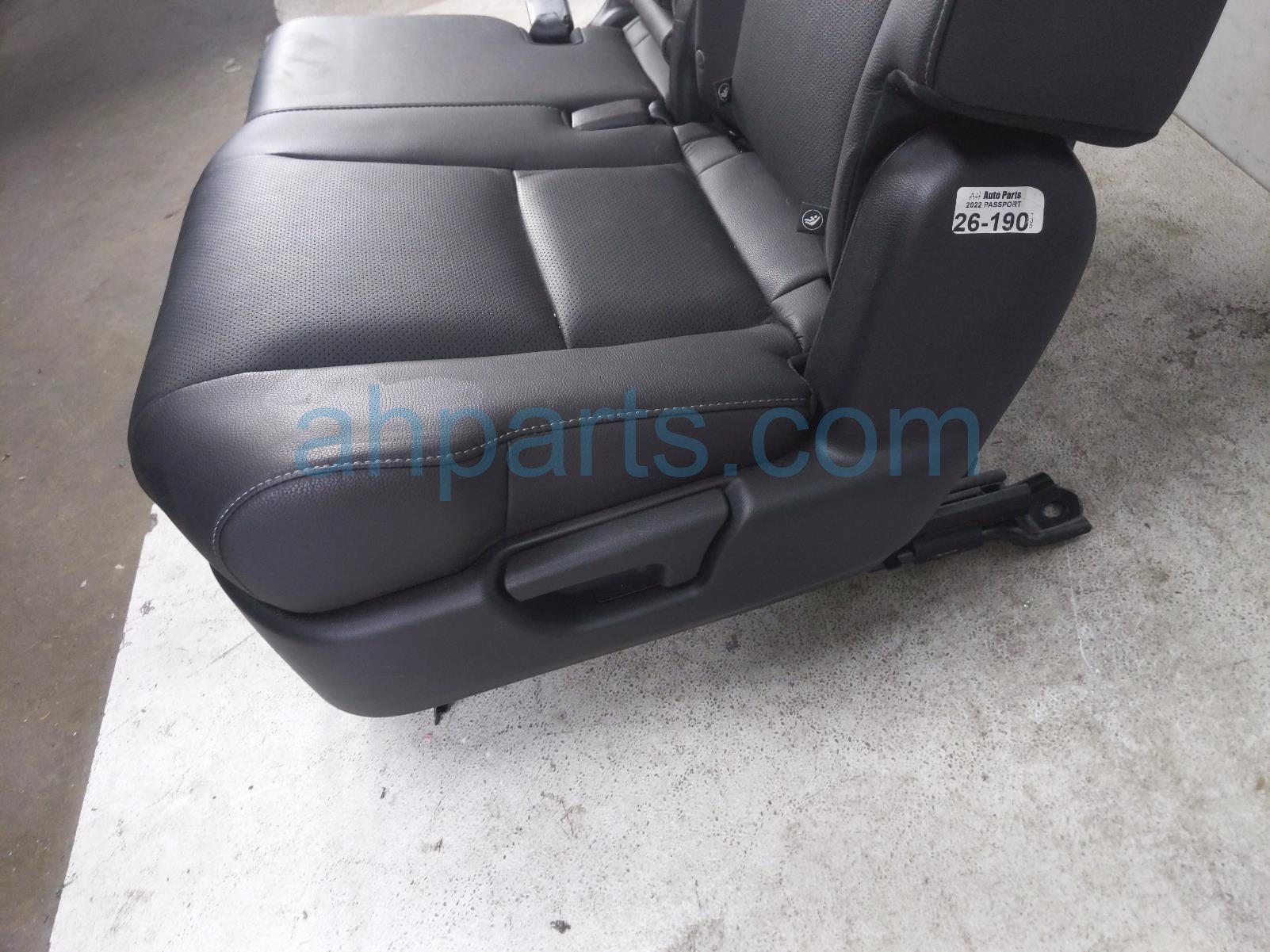 2022 Honda Passport Rear / Back (2nd Row) 2nd Row Driver Seat Black Leather 81721 TGS L41ZB Replacement 2022 Honda Passport Rear / Back (2nd Row) 2nd Row Driver Seat Black Leather 81721 TGS L41ZB Replacement thumbnail