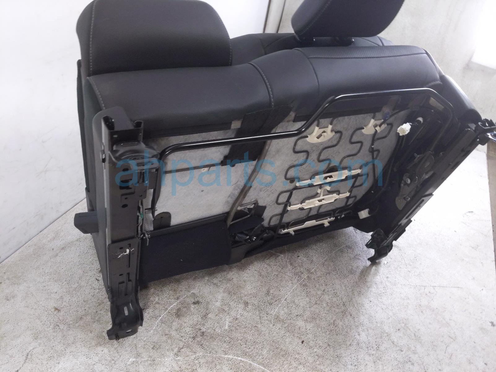 2022 Honda Passport Rear / Back (2nd Row) 2nd Row Driver Seat Black Leather 81721 TGS L41ZB Replacement 2022 Honda Passport Rear / Back (2nd Row) 2nd Row Driver Seat Black Leather 81721 TGS L41ZB Replacement thumbnail