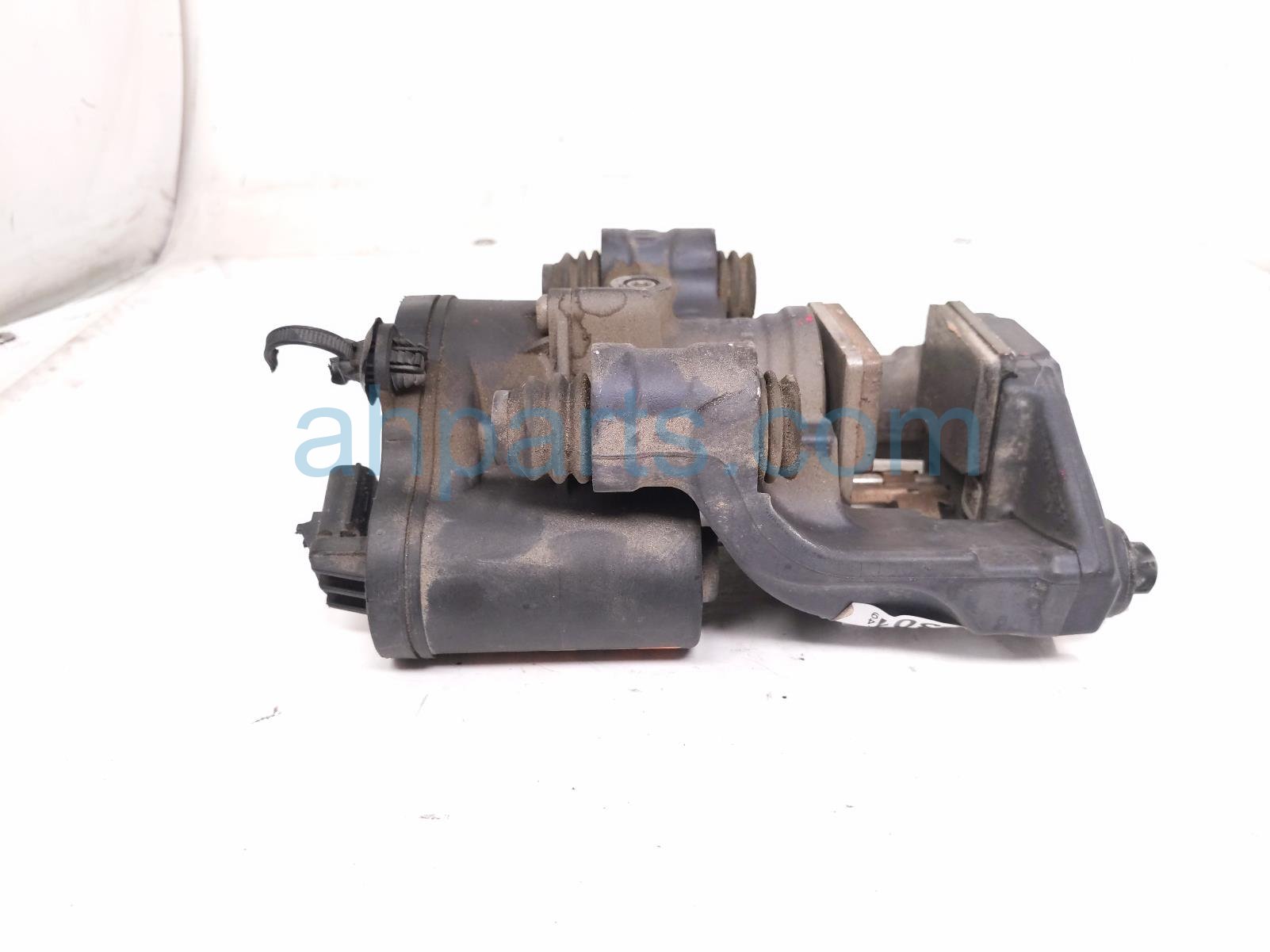 2024 Chevy Corvette Rear Passenger Parking Brake Caliper 84862009 Replacement 2024 Chevy Corvette Rear Passenger Parking Brake Caliper 84862009 Replacement thumbnail