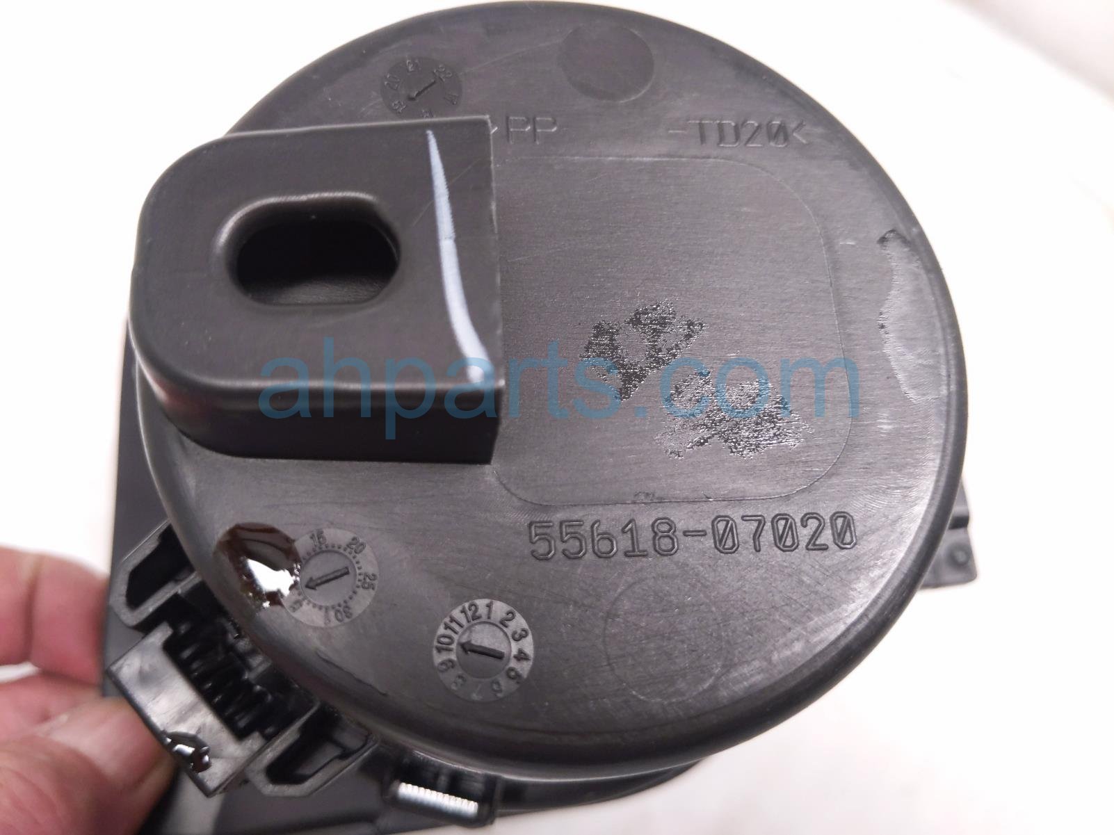 2020 Toyota Avalon Center Console Cup Holder blk 55618 07020 Replacement 2020 Toyota Avalon Center Console Cup Holder blk 55618 07020 Replacement thumbnail