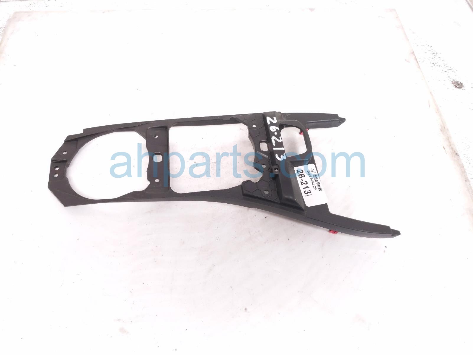 Toyota CENTER CONSOLE SHIFTER BEZEL-BLK