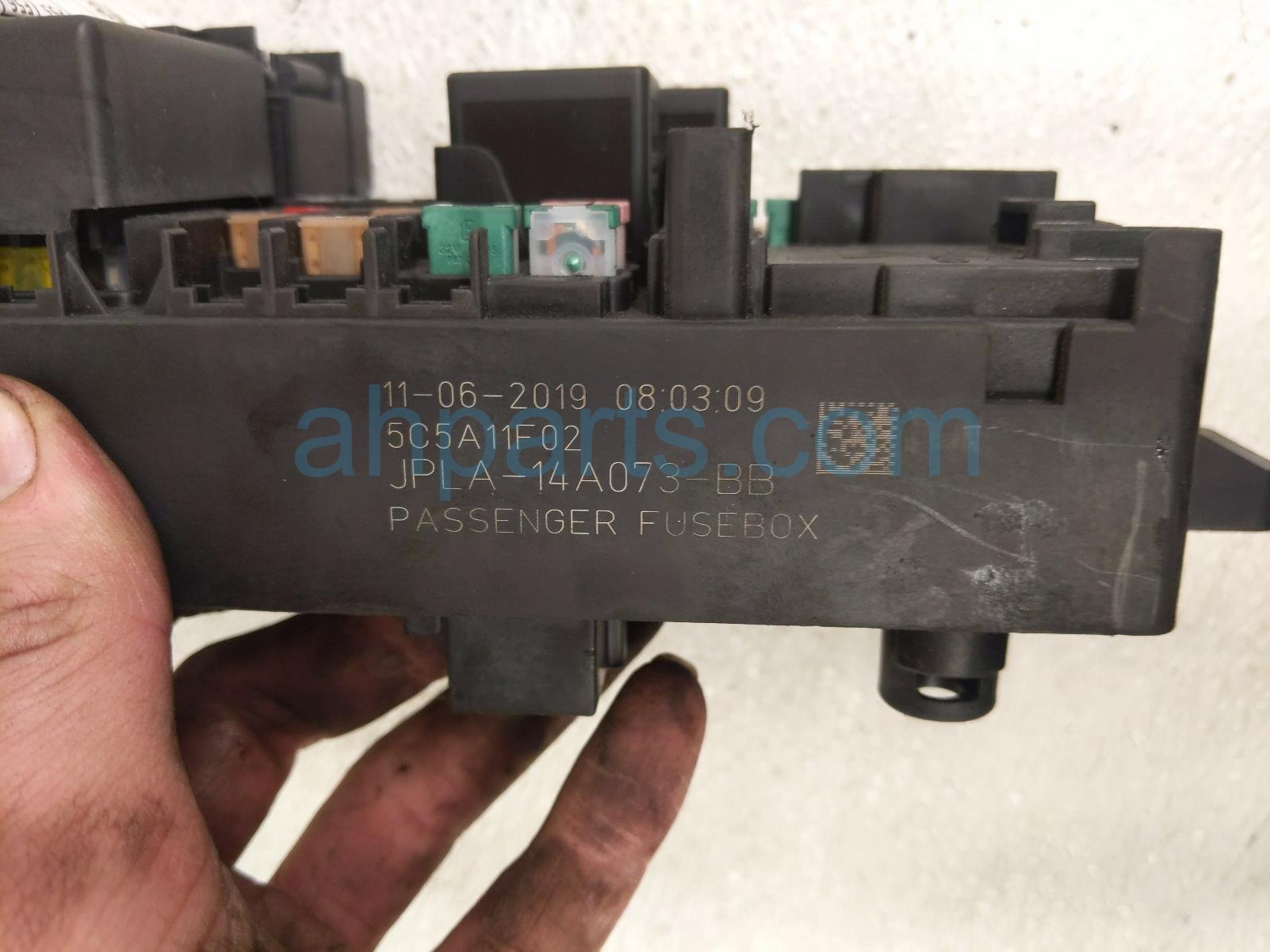 2020 Land Rover Range Rover Sport Passenger Cabin Fuse Box 3.0l 475123465 Replacement 2020 Land Rover Range Rover Sport Passenger Cabin Fuse Box 3.0l 475123465 Replacement thumbnail