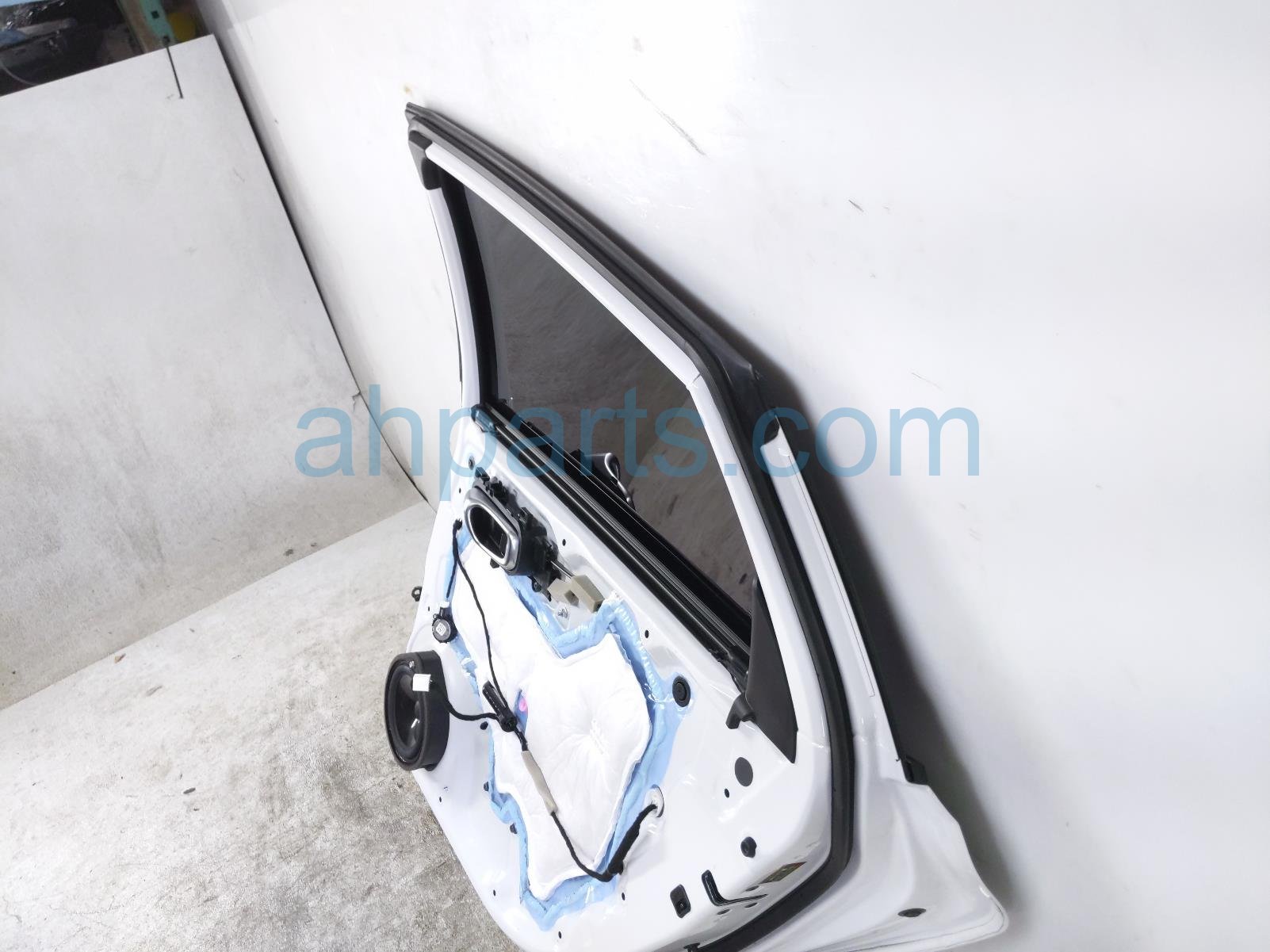 2025 Acura Integra Rear Passenger Door White No Inside Trim 67510 3S5 A00ZZ Replacement 2025 Acura Integra Rear Passenger Door White No Inside Trim 67510 3S5 A00ZZ Replacement thumbnail