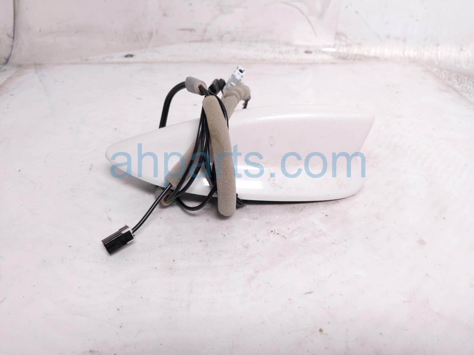 2025 Acura Integra Antenna Roof Mtd Shark Fin White 8A150 3S5 A010 M1 Replacement 2025 Acura Integra Antenna Roof Mtd Shark Fin White 8A150 3S5 A010 M1 Replacement thumbnail