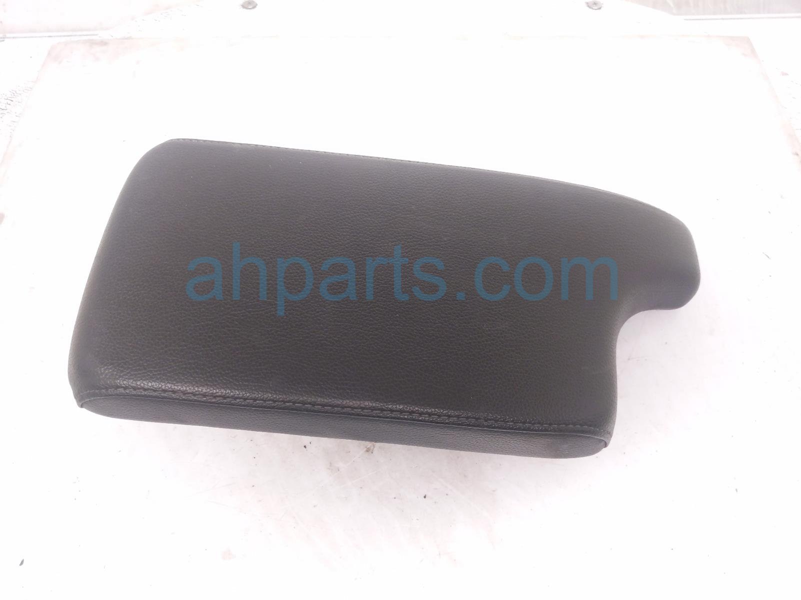 Acura CENTER CONSOLE LID/ARMREST - BLACK