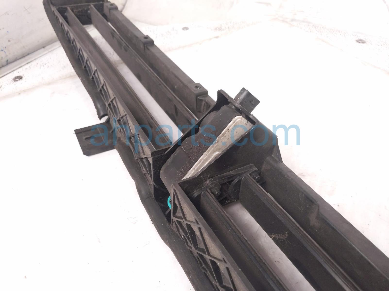 2024 Honda Prologue Radiator Grille Air Shutter Assy Replacement 2024 Honda Prologue Radiator Grille Air Shutter Assy Replacement thumbnail