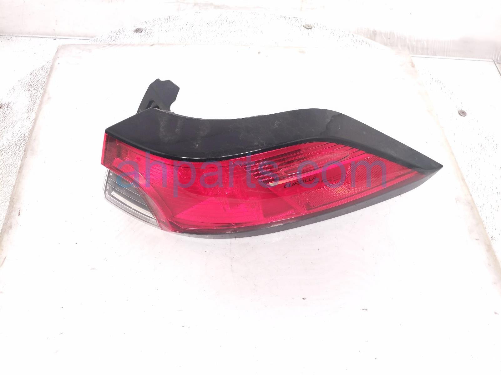 Toyota RH TAIL LAMP (ON BODY)