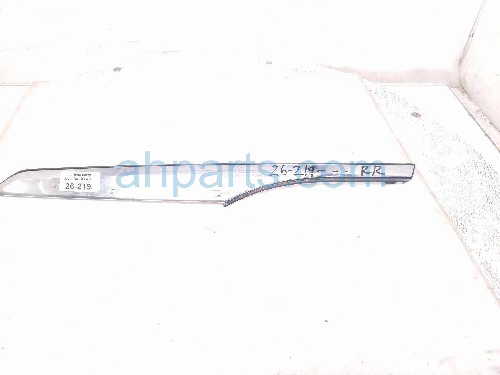 Toyota QUARTER RH CHROME GARNISH - ON BODY