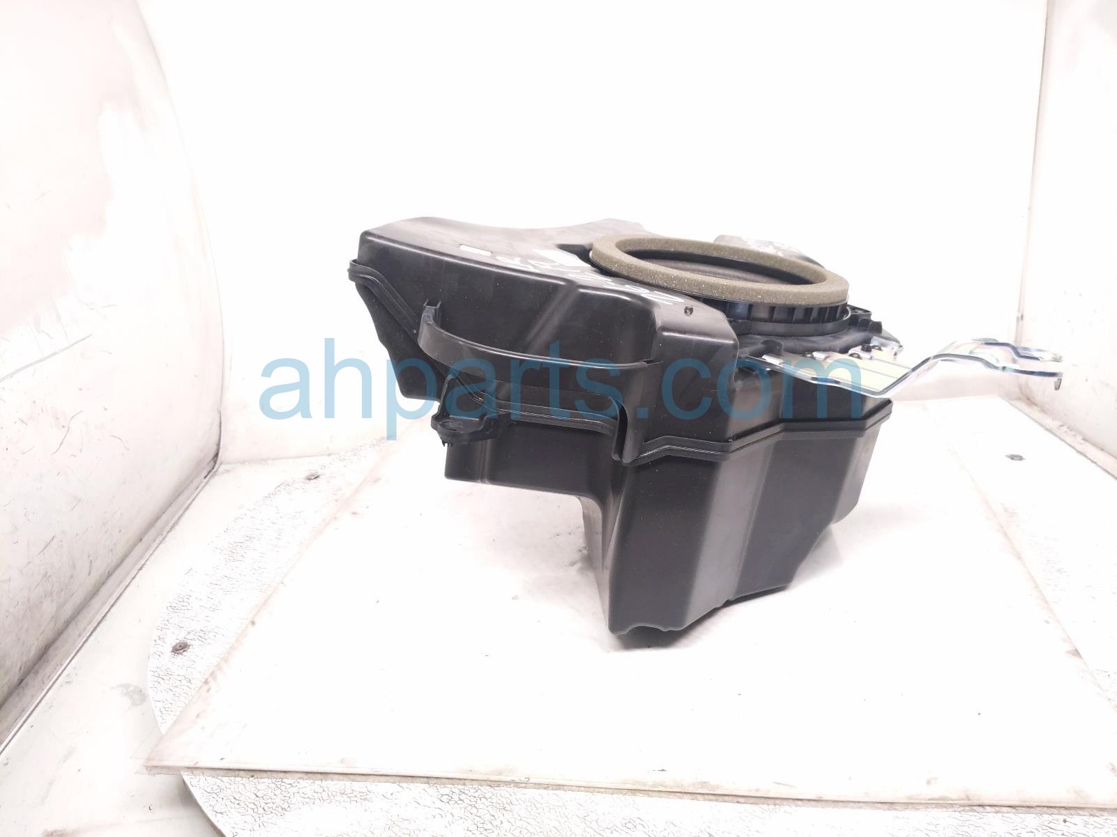 2023 Toyota Corollacs Rear Driver Subwoofer Speaker Assy 86150 0A010 Replacement 2023 Toyota Corollacs Rear Driver Subwoofer Speaker Assy 86150 0A010 Replacement thumbnail