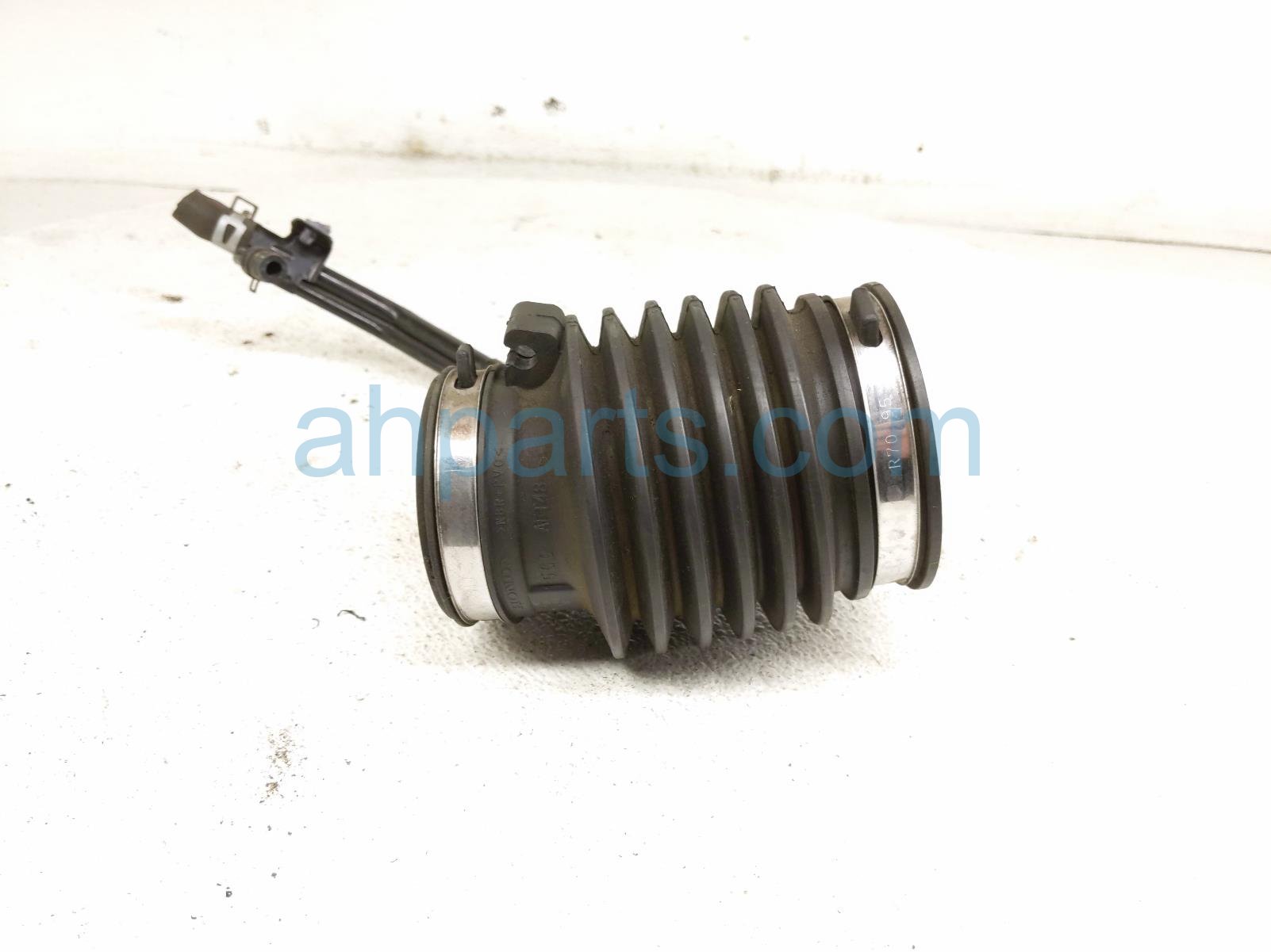 2014 Honda Accord Intake Air Cleaner Air Flow Tube 3.5l 17228 5G0 A00 Replacement 2014 Honda Accord Intake Air Cleaner Air Flow Tube 3.5l 17228 5G0 A00 Replacement thumbnail