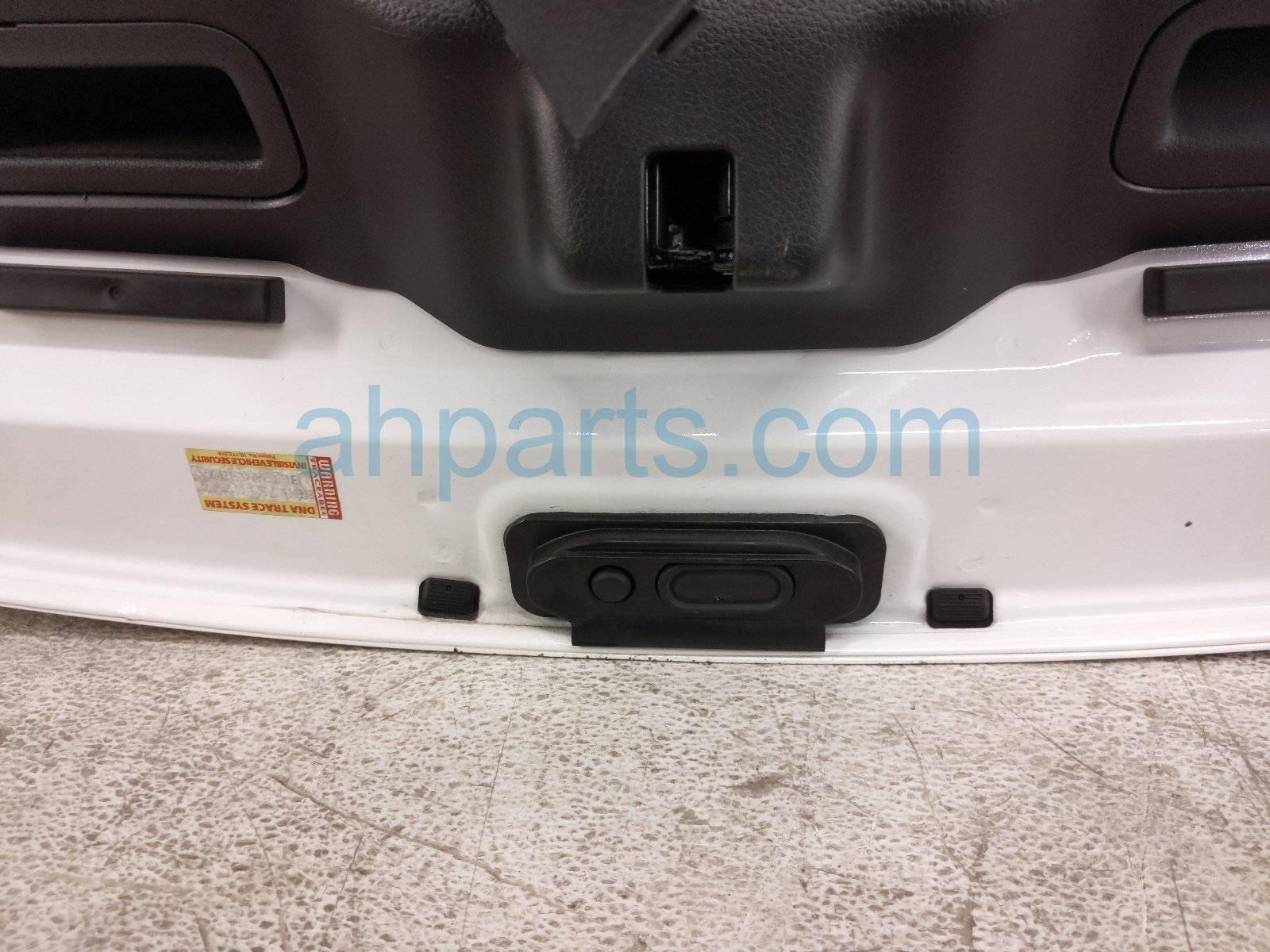 2025 Acura Integra Deck Trunk Lid Lift Gate / Tail Gate White 34274 3S5 A00 Replacement 2025 Acura Integra Deck Trunk Lid Lift Gate / Tail Gate White 34274 3S5 A00 Replacement thumbnail