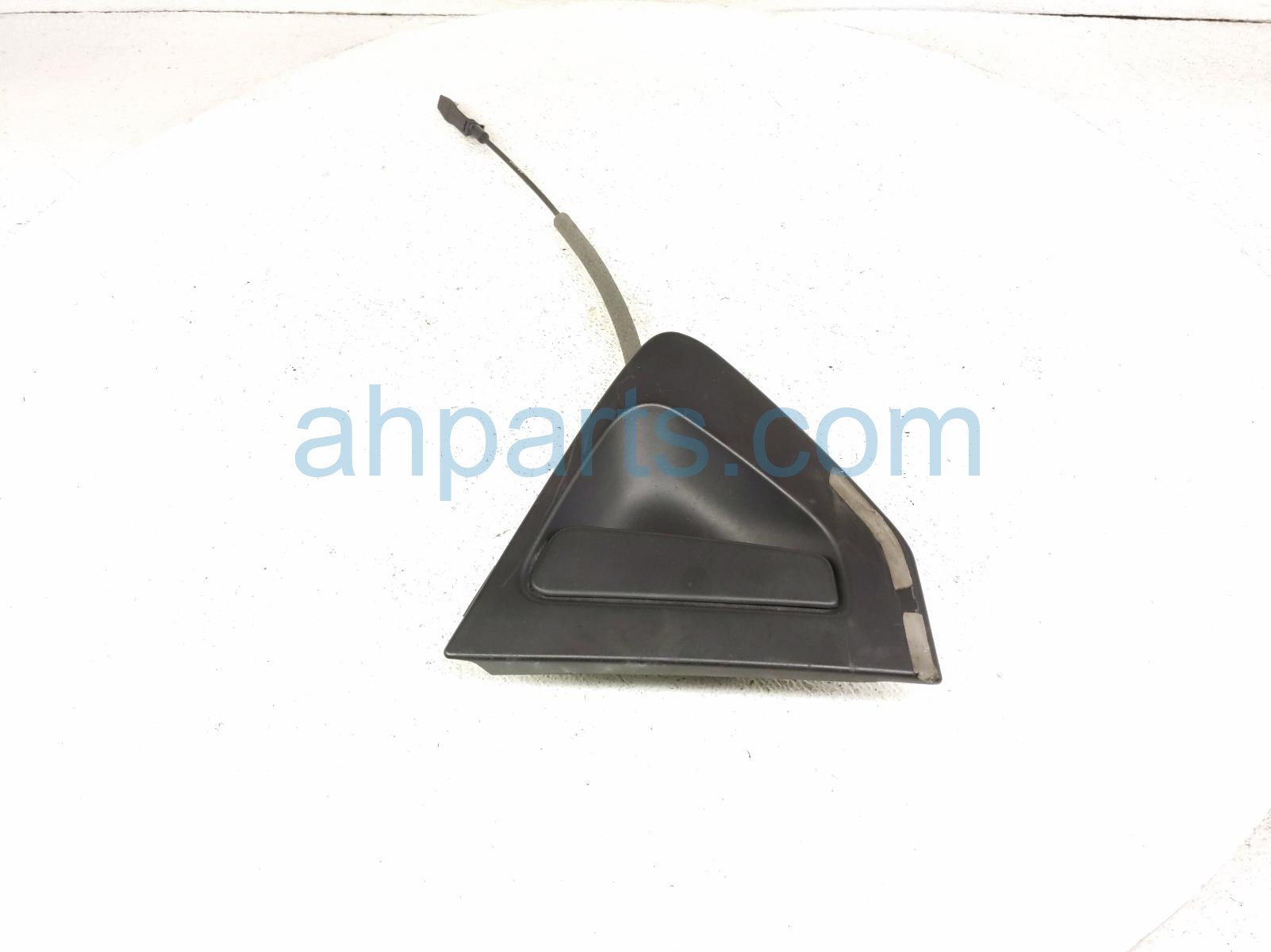 2020 Hyundai Veloster Outside/exterior Rear Passenger Exterior Door Handle Red 83660 J3000 CA Replacement 2020 Hyundai Veloster Outside/exterior Rear Passenger Exterior Door Handle Red 83660 J3000 CA Replacement thumbnail