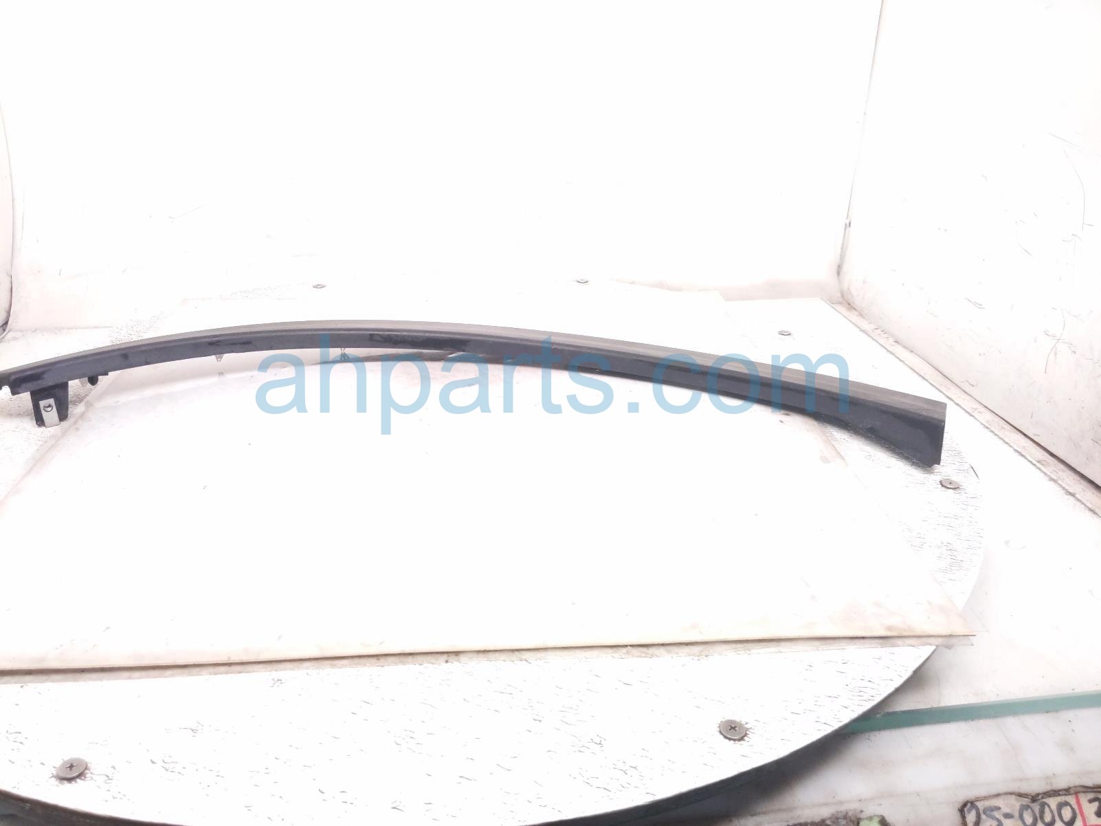 2024 Honda Prologue Rear Passenger Wheel Opening Molding White Replacement 2024 Honda Prologue Rear Passenger Wheel Opening Molding White Replacement thumbnail