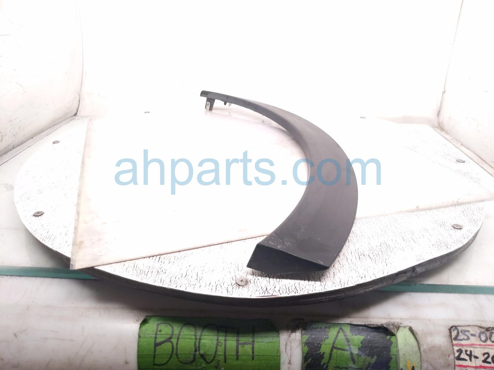 2024 Honda Prologue Rear Passenger Wheel Opening Molding White Replacement 2024 Honda Prologue Rear Passenger Wheel Opening Molding White Replacement thumbnail