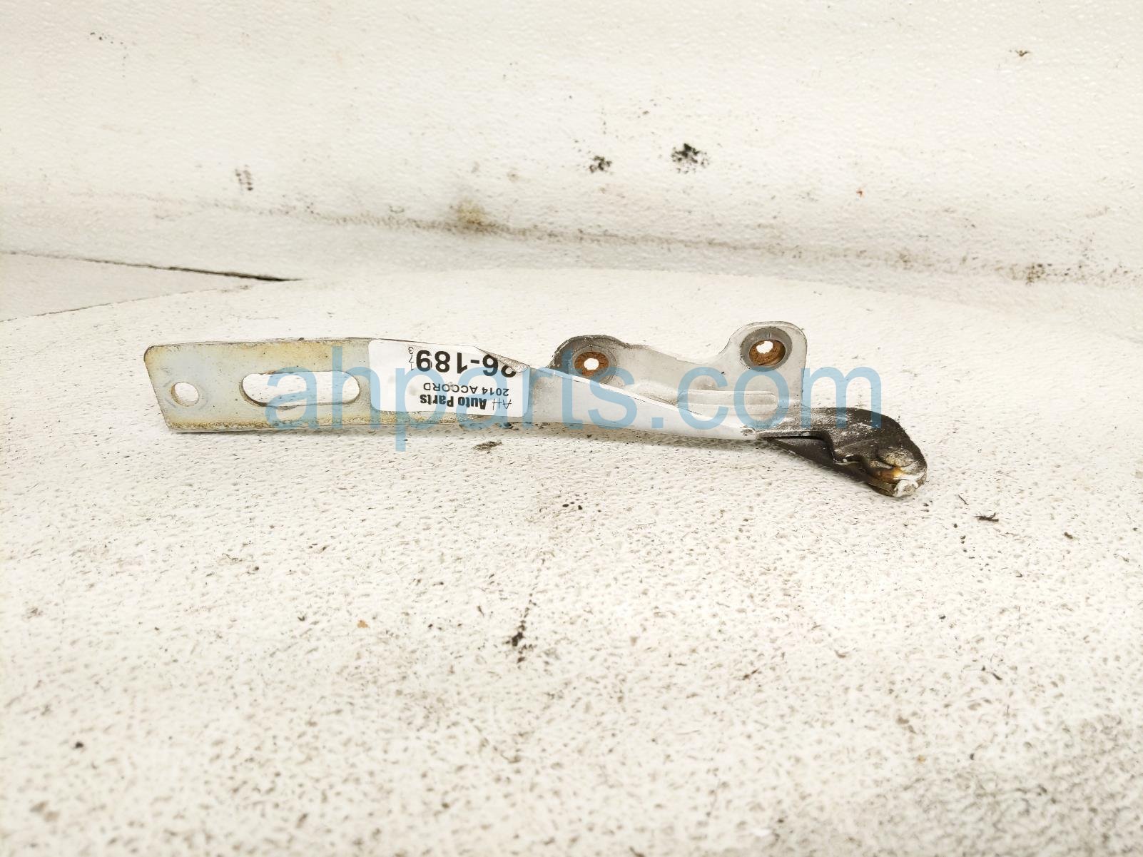 2014 Honda Accord Driver Hood Hinge White 60170 T2A A00ZZ Replacement 2014 Honda Accord Driver Hood Hinge White 60170 T2A A00ZZ Replacement thumbnail