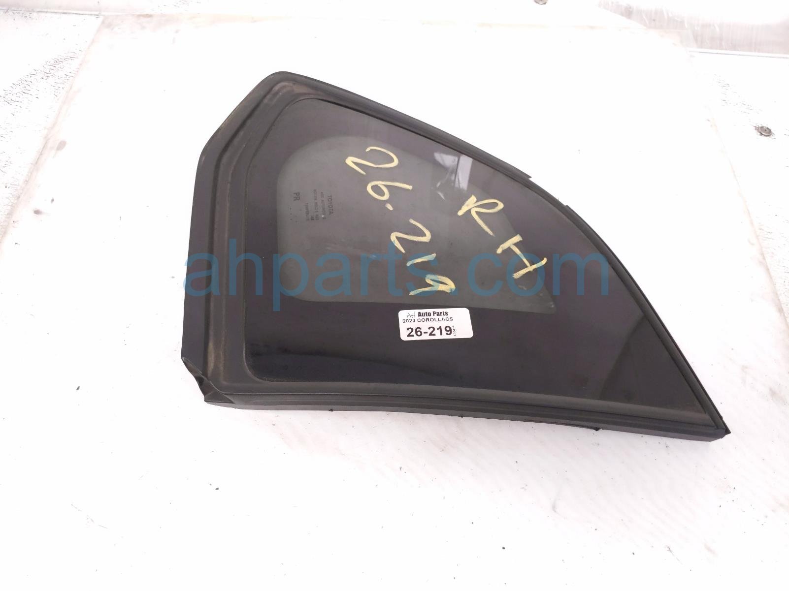 Toyota RH QUARTER WINDOW GLASS