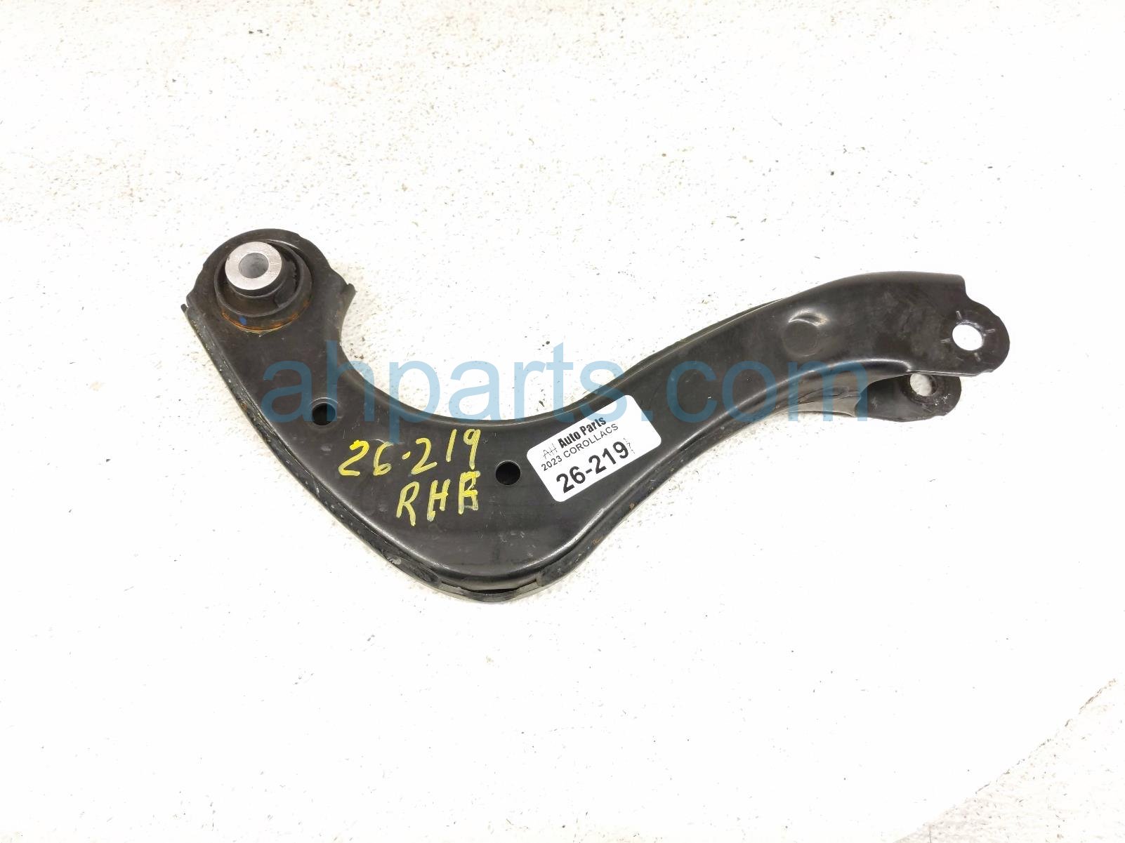 Toyota RR/RH UPPER CONTROL ARM