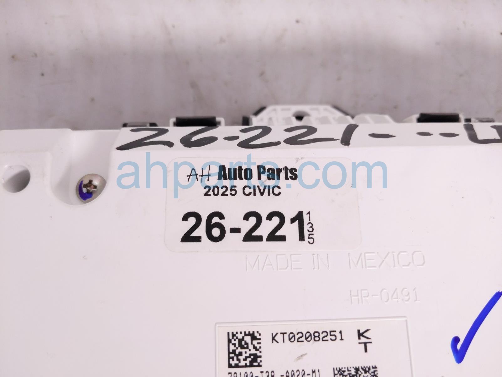 2025 Honda Civic Speedometer / Gauge Speedo Instrument Cluster 15k Mi 78100 T38 A02 Replacement 2025 Honda Civic Speedometer / Gauge Speedo Instrument Cluster 15k Mi 78100 T38 A02 Replacement thumbnail