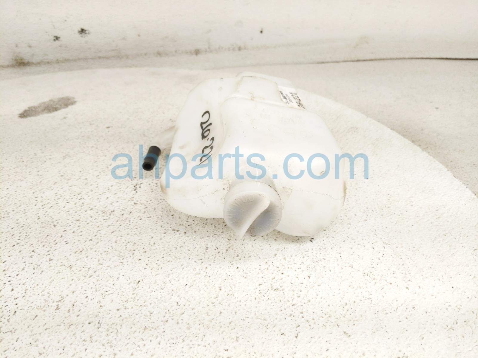 2025 Honda Civic Coolant Overflow Reservoir Tank 19101 64A A00 Replacement 2025 Honda Civic Coolant Overflow Reservoir Tank 19101 64A A00 Replacement thumbnail