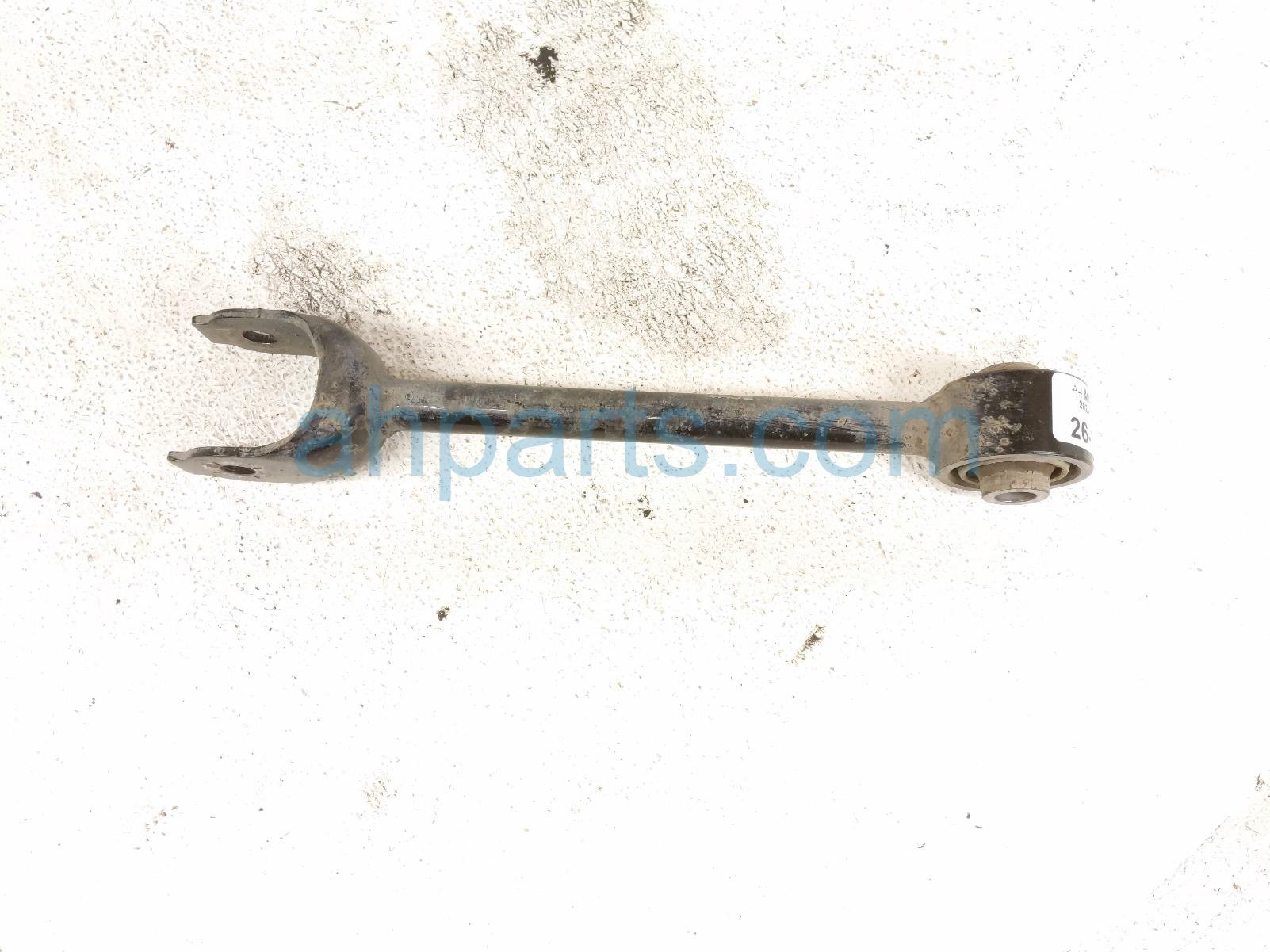 Toyota RR/LH LATERAL LOWER CONTROL ARM Toyota RR/LH LATERAL LOWER CONTROL ARM