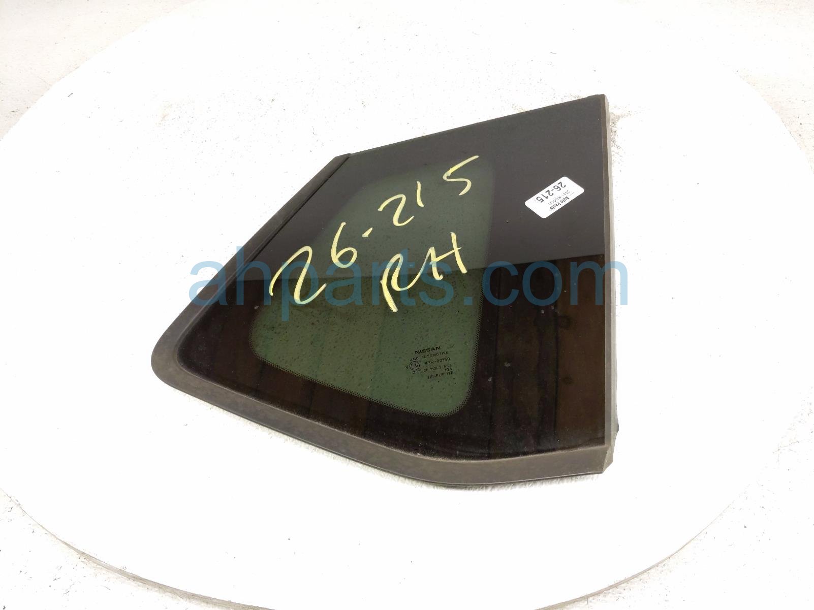 Nissan RH QUARTER WINDOW GLASS